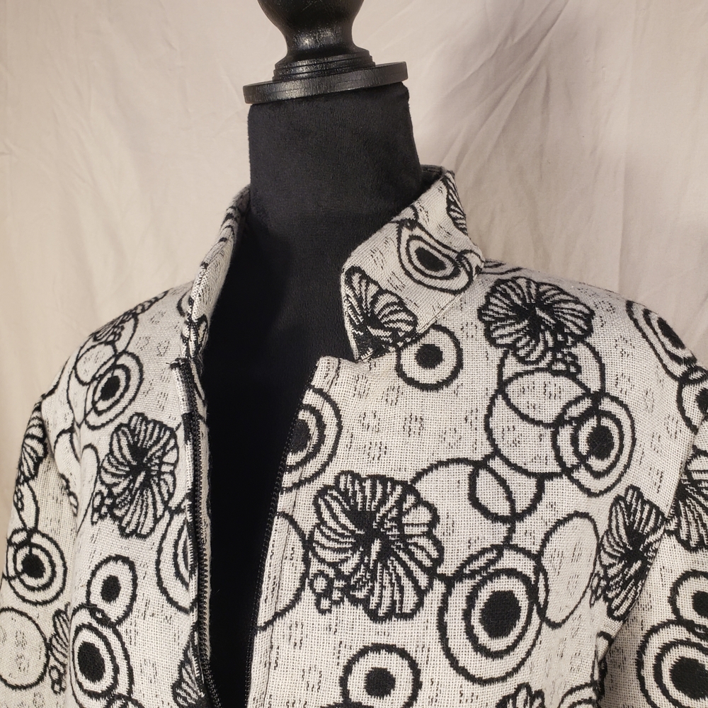 Stylish Bala Bala Black and White Women's Wool Blend Jacket - XL